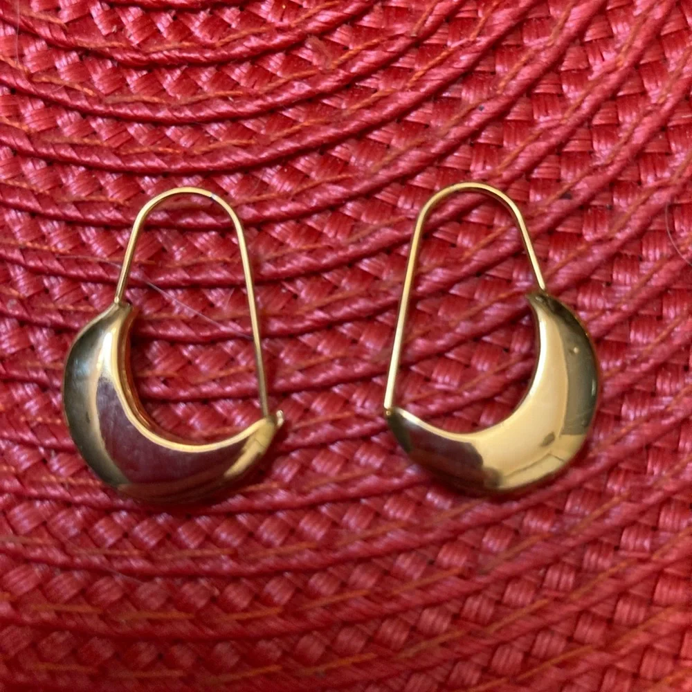 Bundle 5, get 20% off - Vintage Brass and Black Enamel Crescent-shaped Earrings - Picture 1 of 2